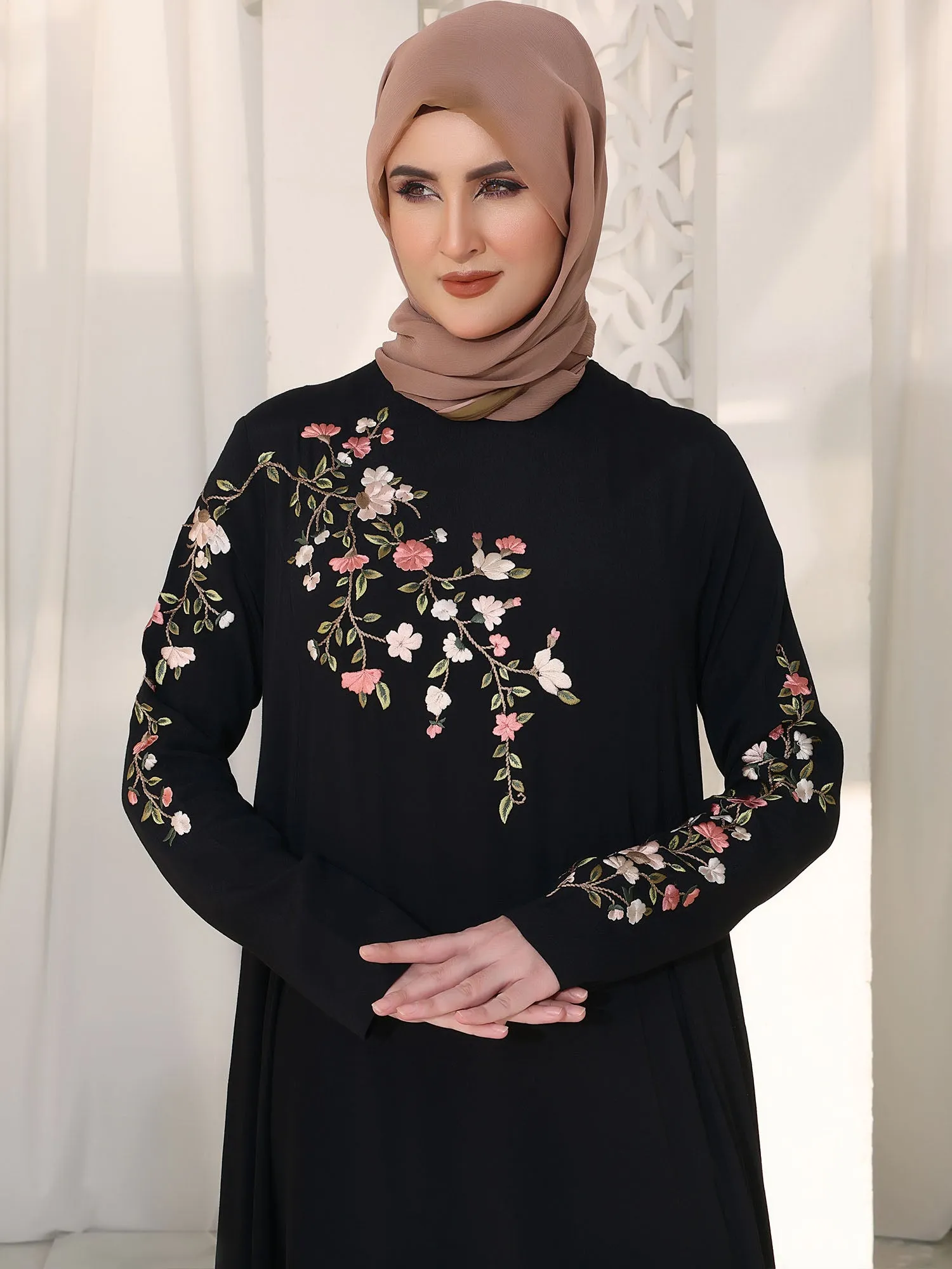 Abaya Gulistan