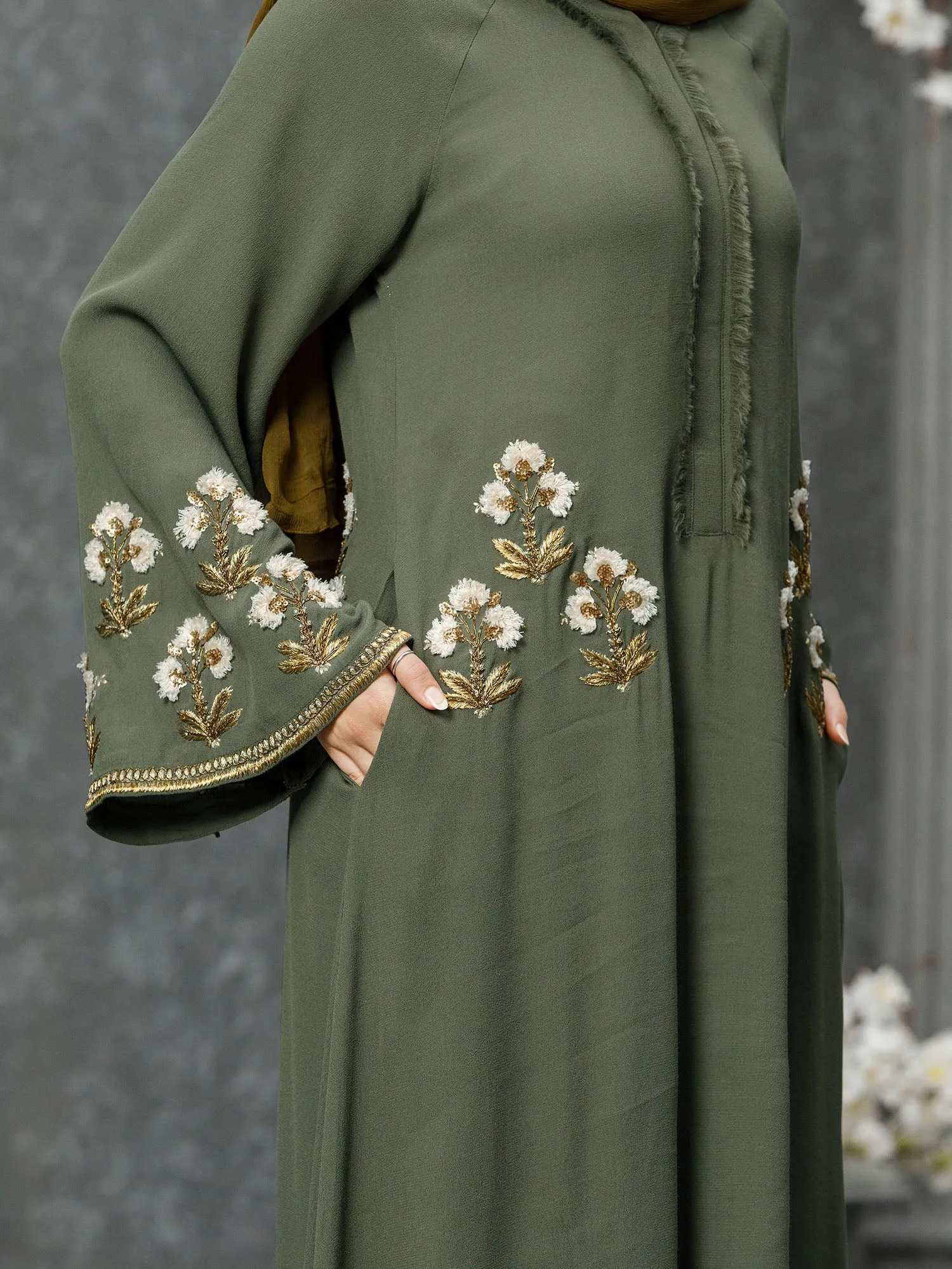 Abaya Kundan