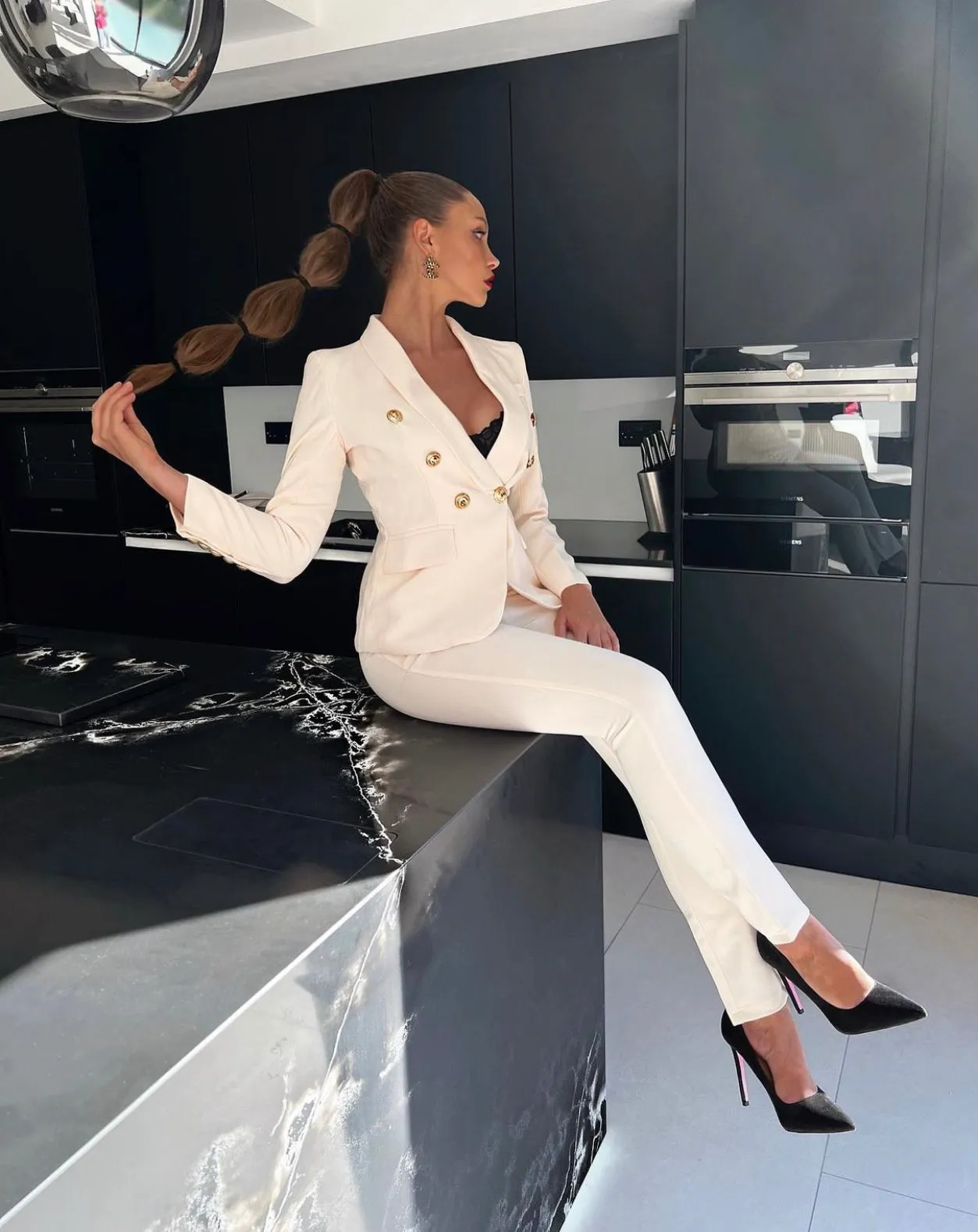 ICONIC BEIGE TWO PIECES SET BLAZER AND TROUSER